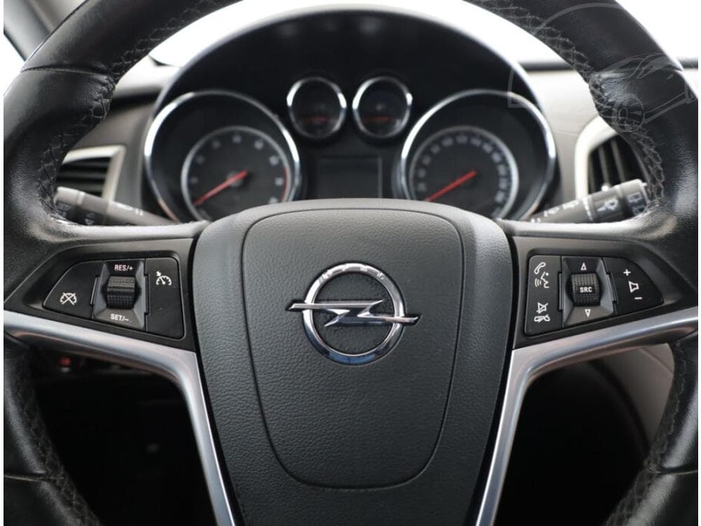 2011 Opel ASTRA - 8