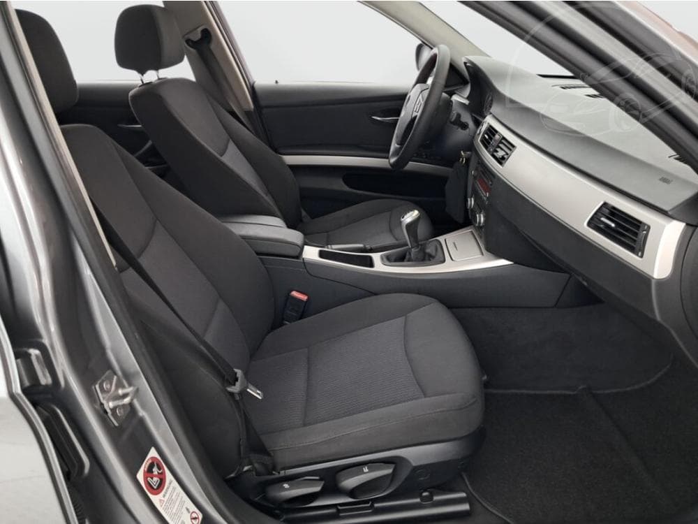 2010 BMW 3-SERIES - 9