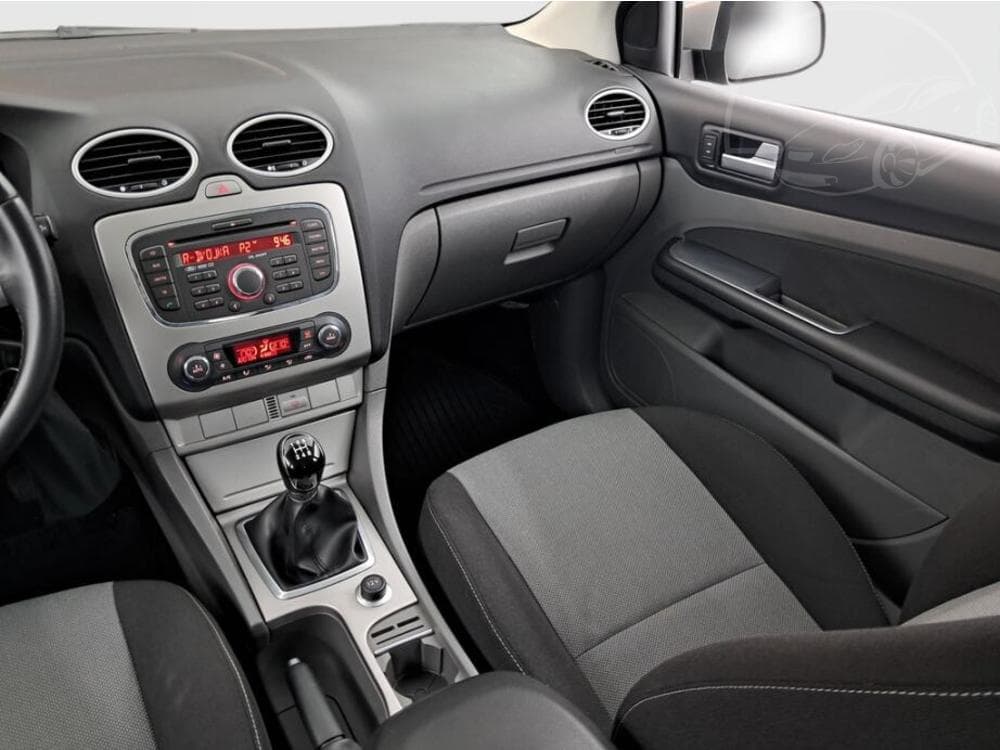 2010 Ford FOCUS - 8