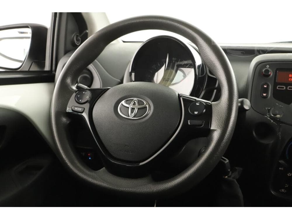 2021 Toyota AYGO - 11