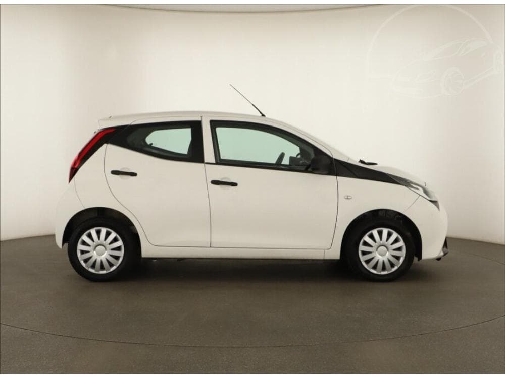 2021 Toyota AYGO - 6