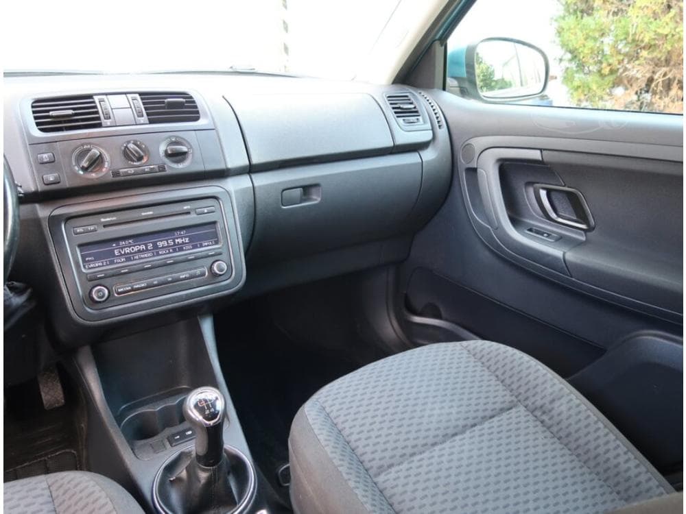 2010 Škoda FABIA - 8