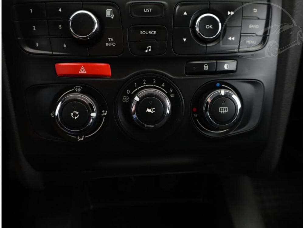 2013 Citroen C4 - 11