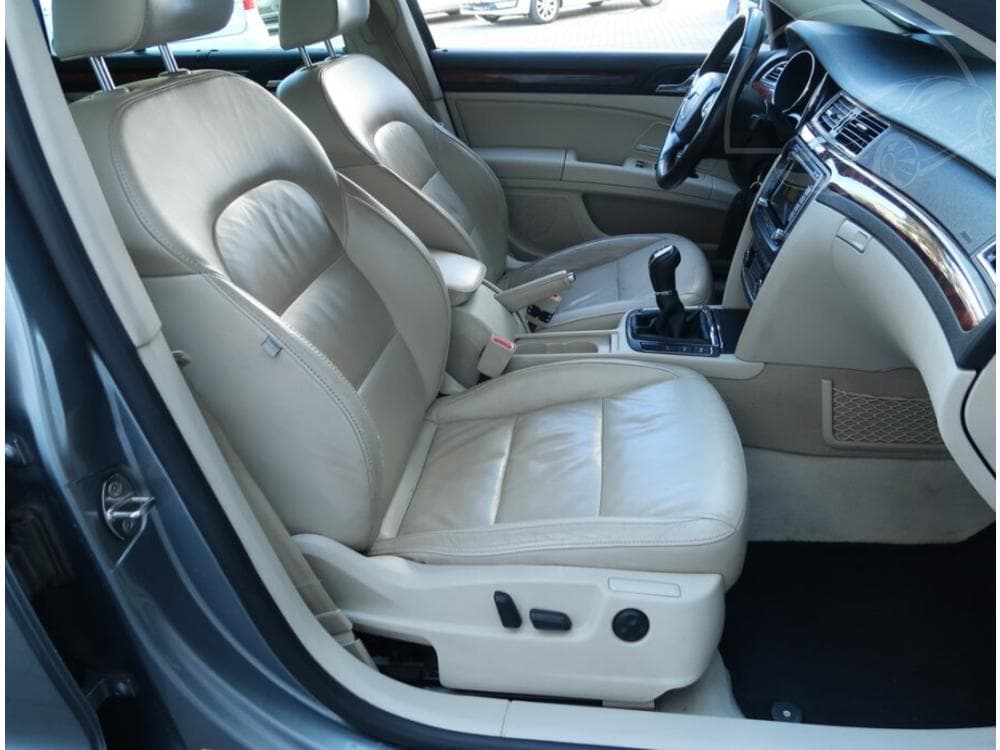 2009 Škoda SUPERB - 9