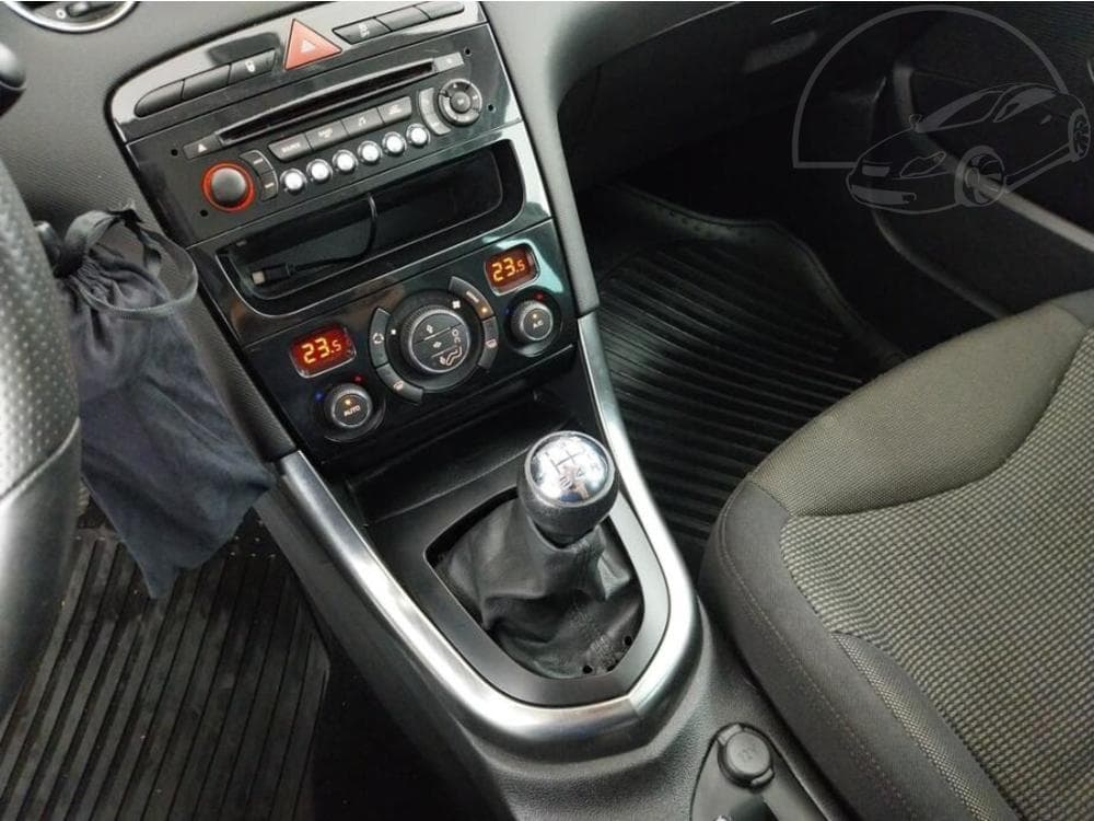 2013 Peugeot 308 - 13