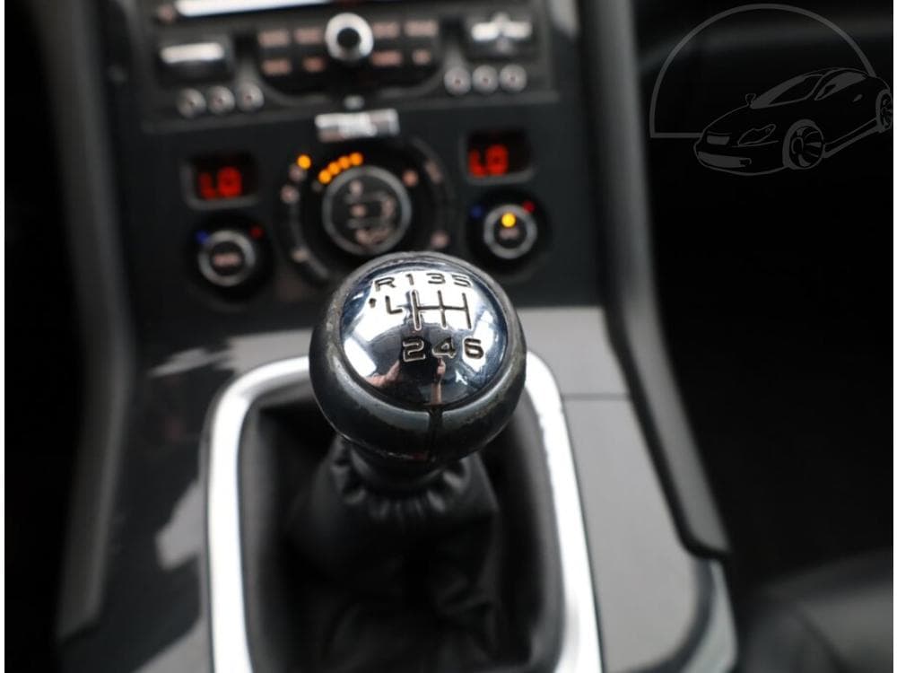 2011 Peugeot 5008 - 14