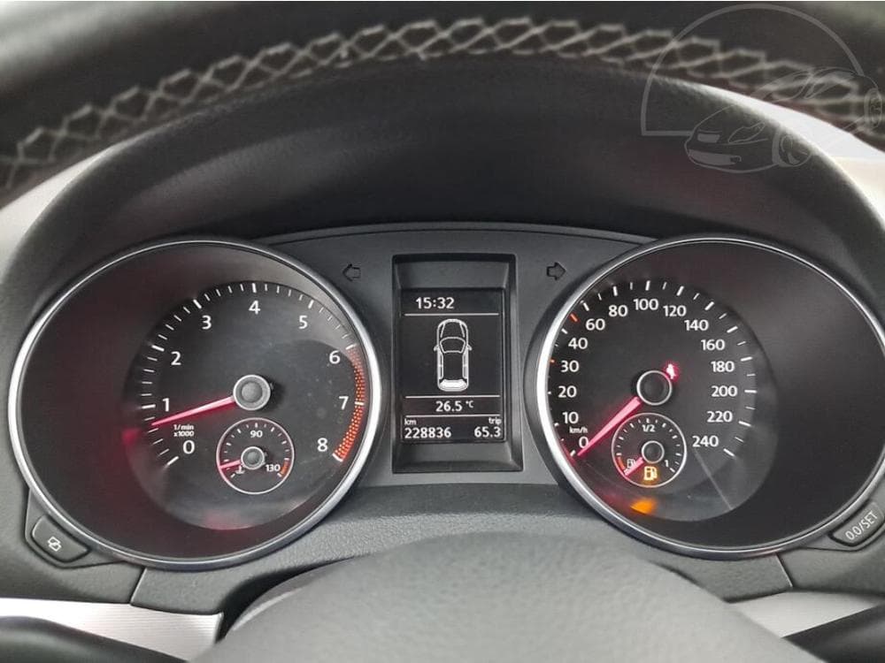 2010 Volkswagen GOLF - 10