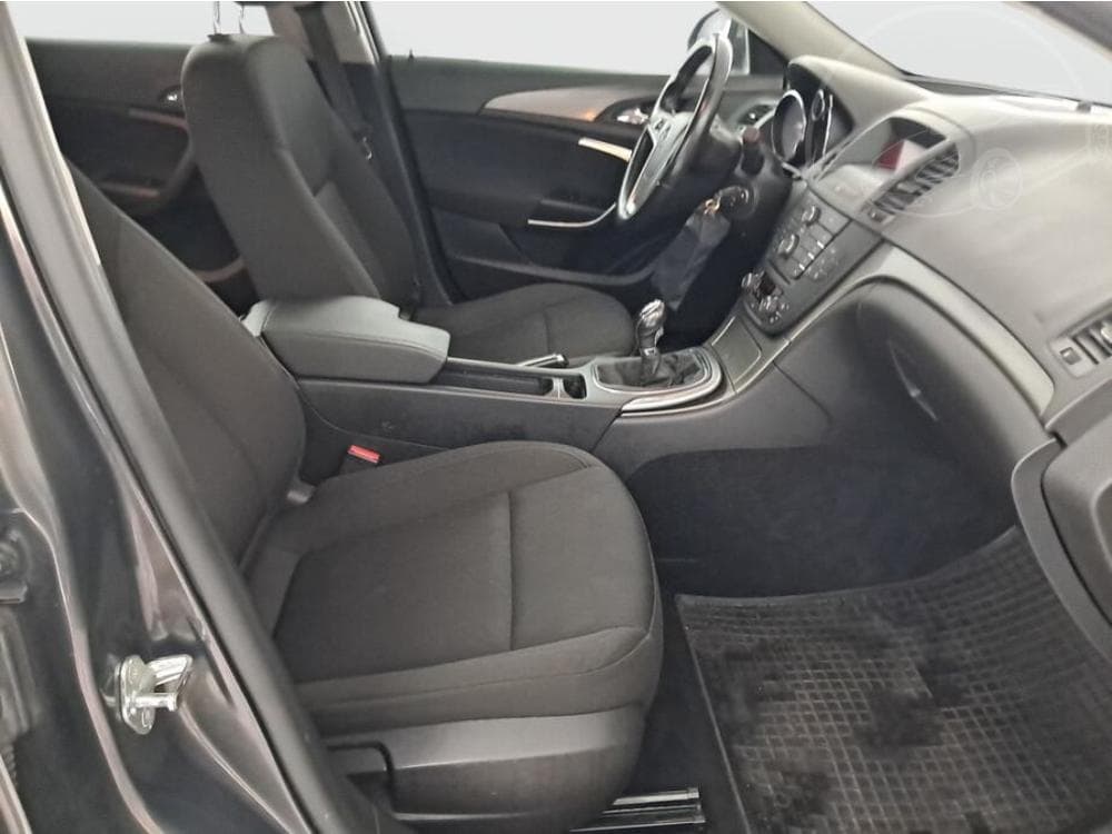 2013 Opel INSIGNIA - 9