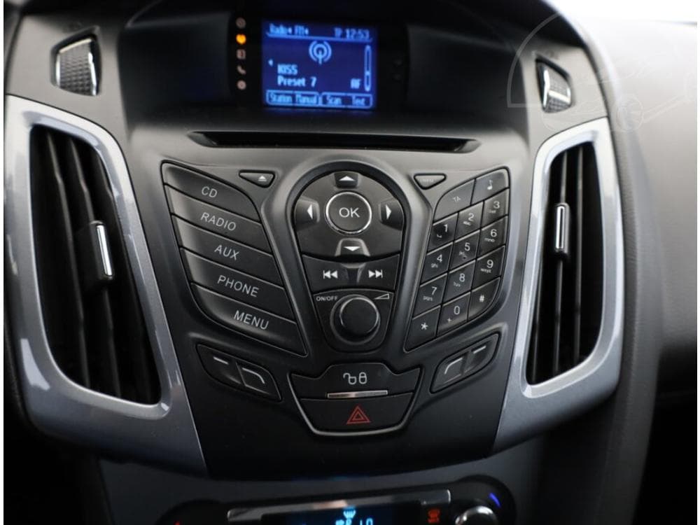 2011 Ford FOCUS - 11