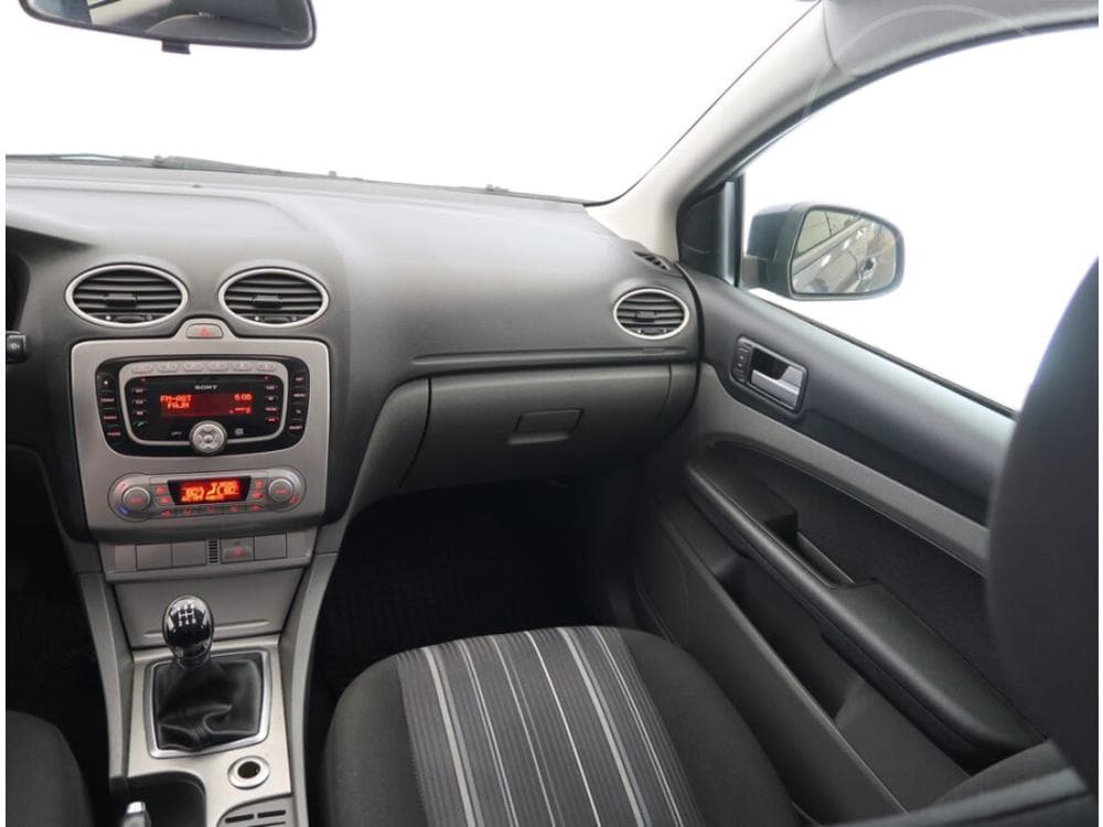 2009 Ford FOCUS - 8