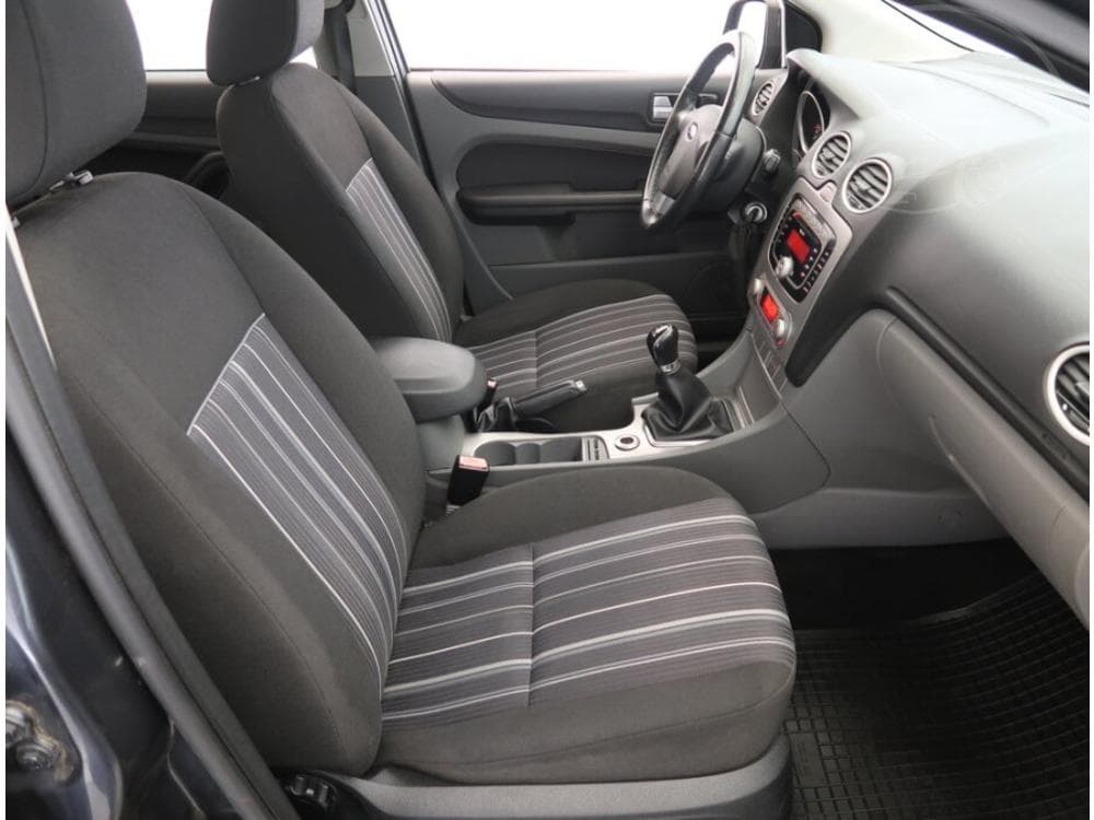 2009 Ford FOCUS - 9