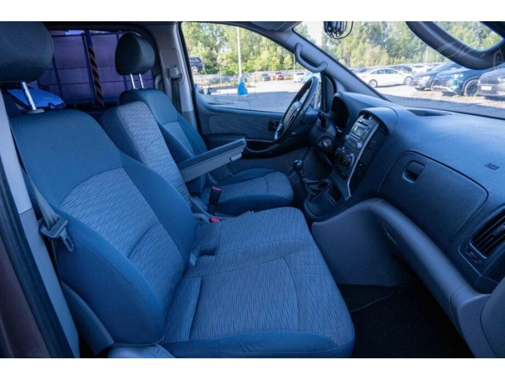 2015 Hyundai H-1 - 9