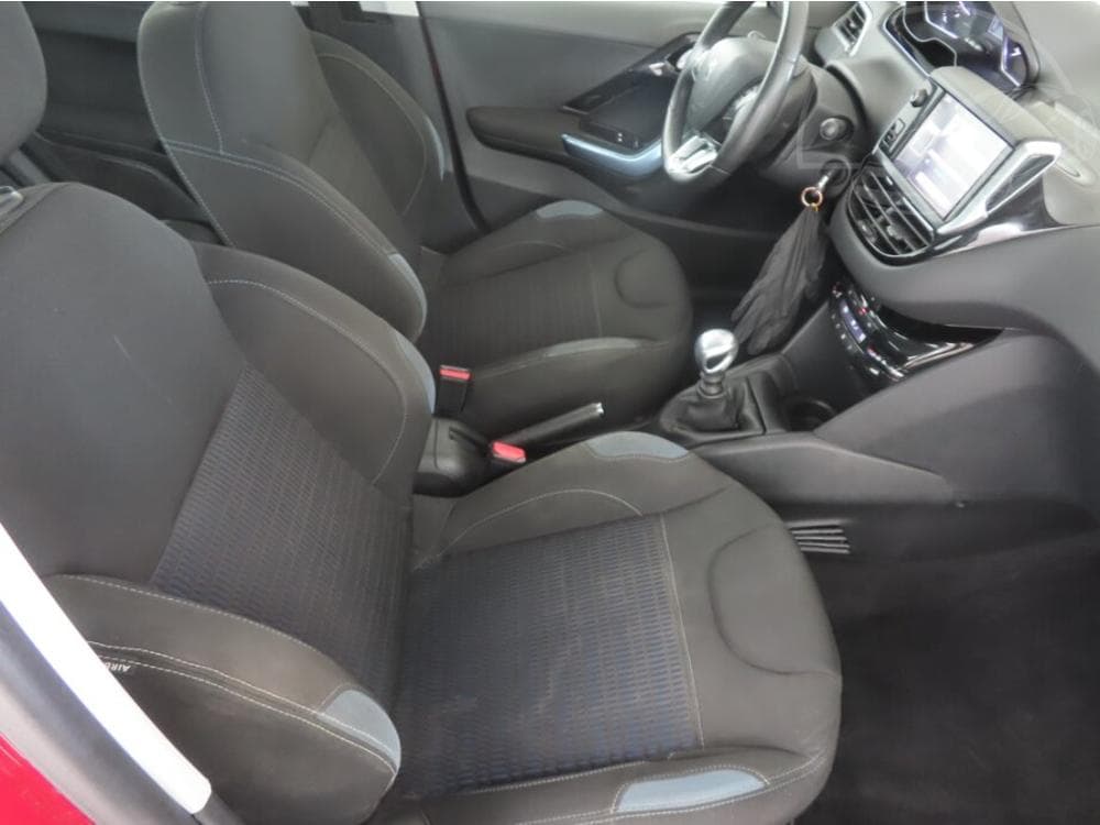 2012 Peugeot 208 - 9