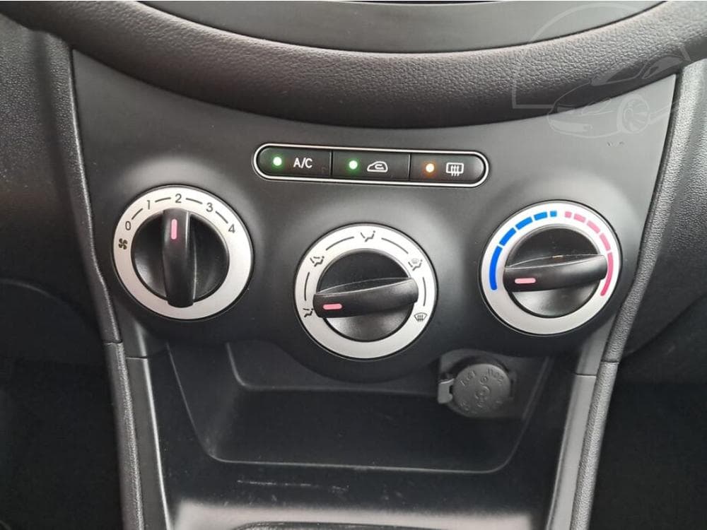 2010 Hyundai i10 - 13
