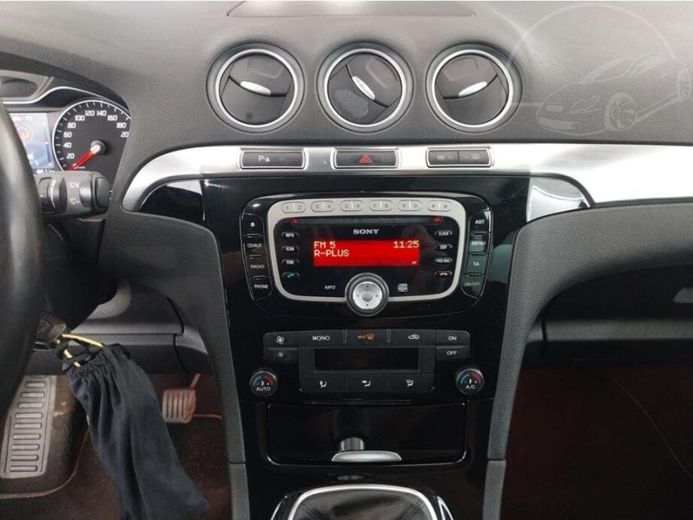 2012 Ford S-MAX - 12