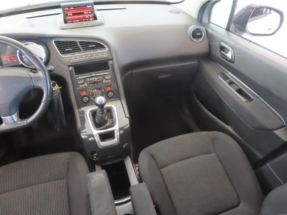 2011 Peugeot 5008 - 8