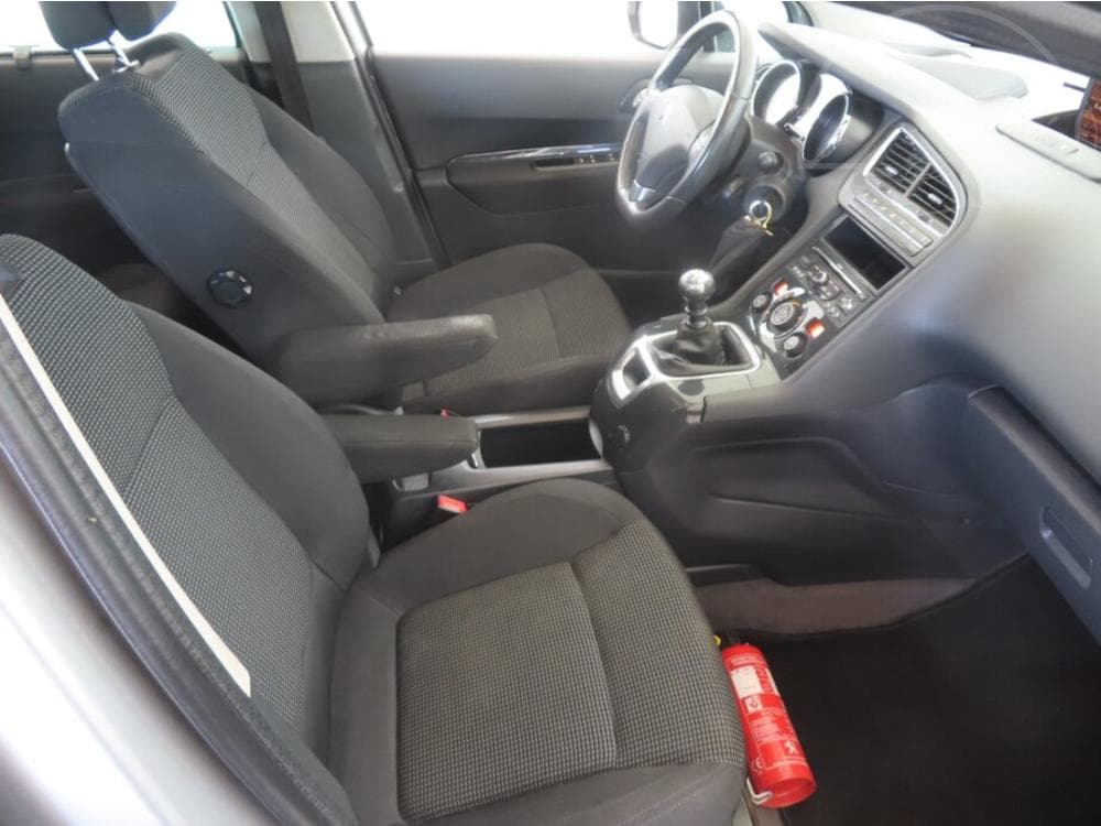 2011 Peugeot 5008 - 9