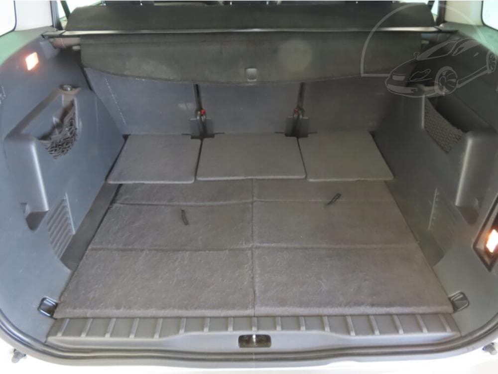 2011 Peugeot 5008 - 13