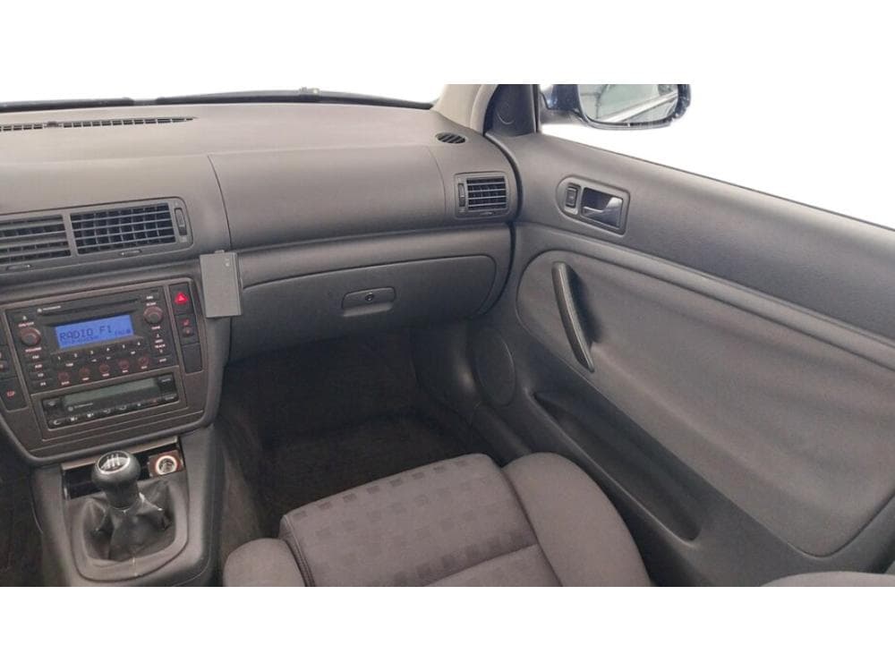 2004 Volkswagen PASSAT - 8