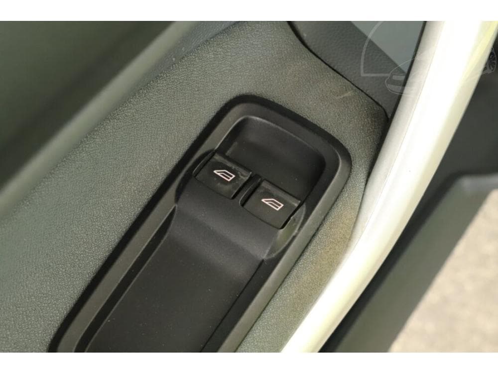 2009 Ford FIESTA - 12