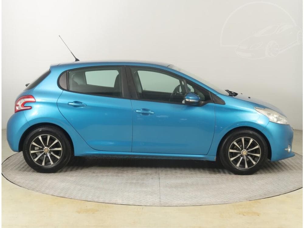 2012 Peugeot 208 - 6