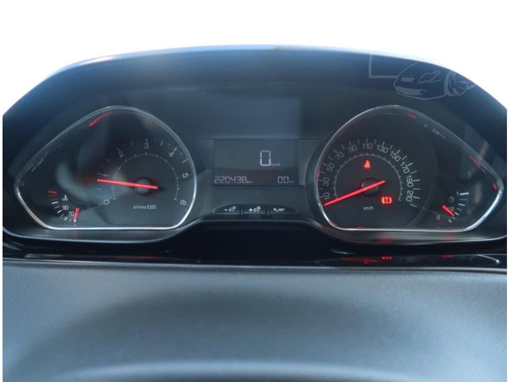 2012 Peugeot 208 - 11
