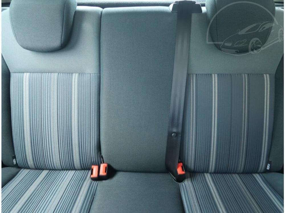 2010 Ford FIESTA - 10