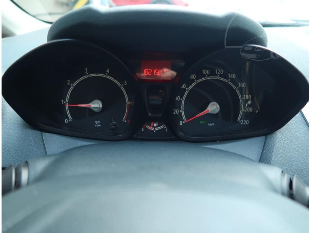 2010 Ford FIESTA - 11