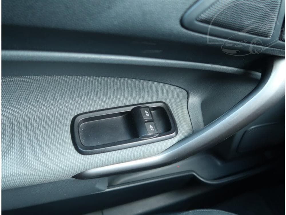 2010 Ford FIESTA - 14