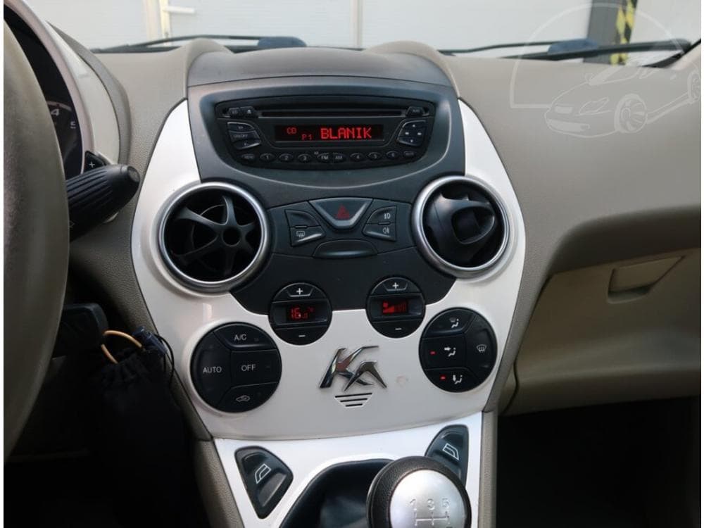 2009 Ford KA - 12