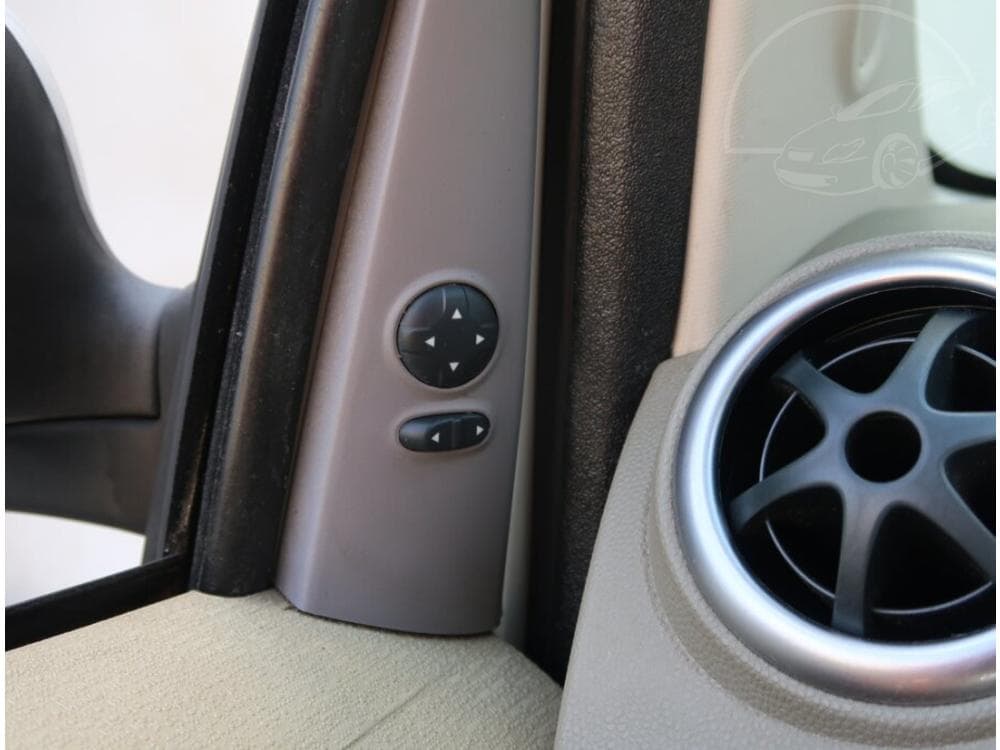 2009 Ford KA - 15
