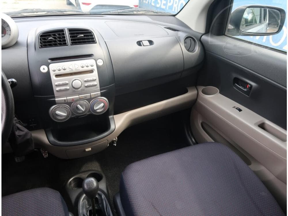 2006 Daihatsu SIRION - 8