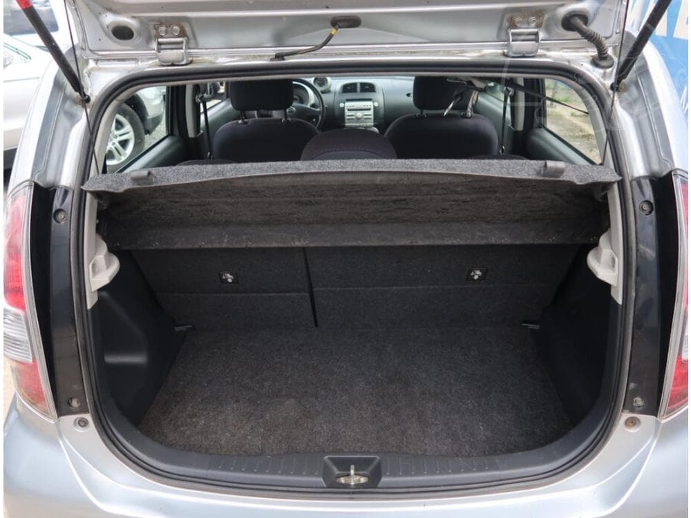 2006 Daihatsu SIRION - 13