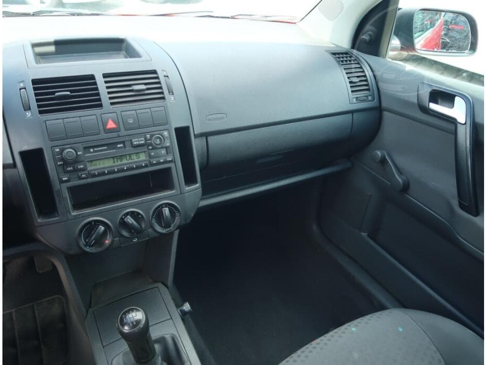 2003 Volkswagen POLO - 8