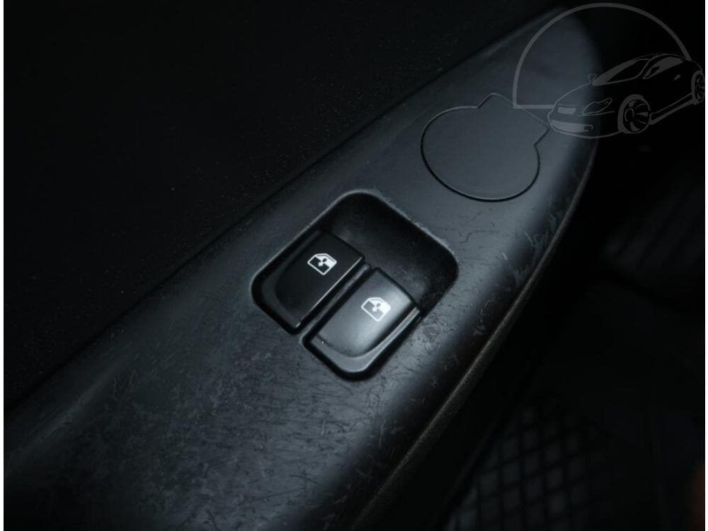2013 Hyundai i20 - 14