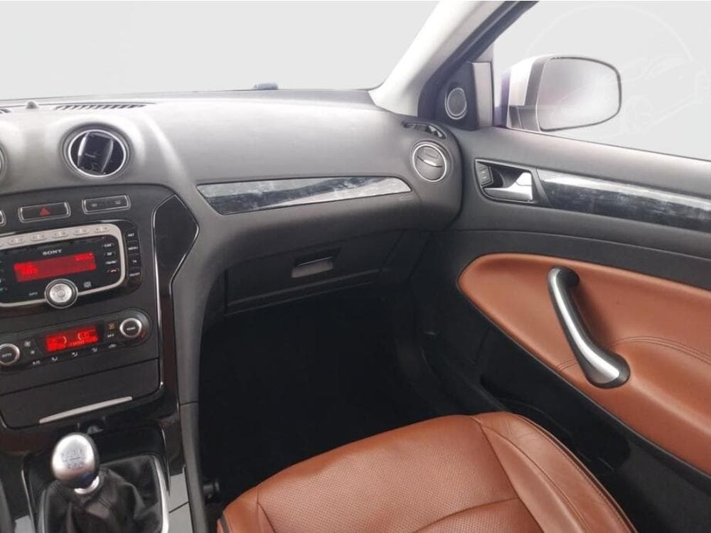 2011 Ford MONDEO - 8