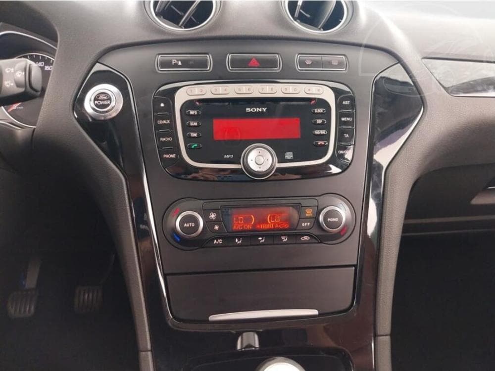 2011 Ford MONDEO - 12