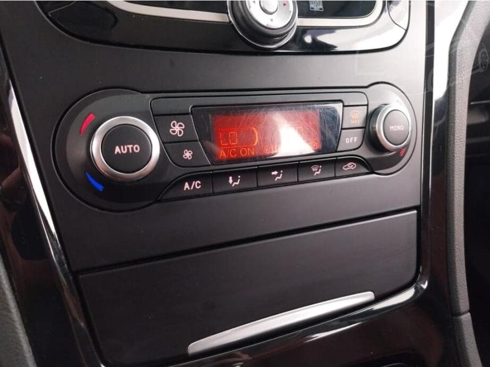 2011 Ford MONDEO - 13