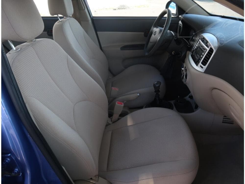 2009 Hyundai ACCENT - 9