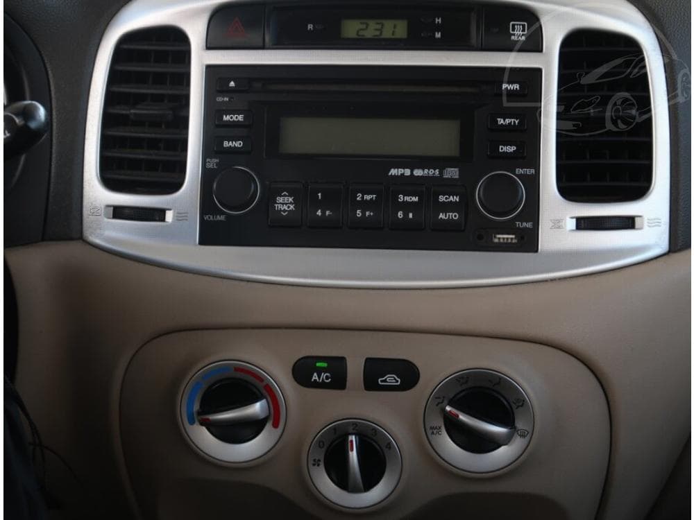 2009 Hyundai ACCENT - 12