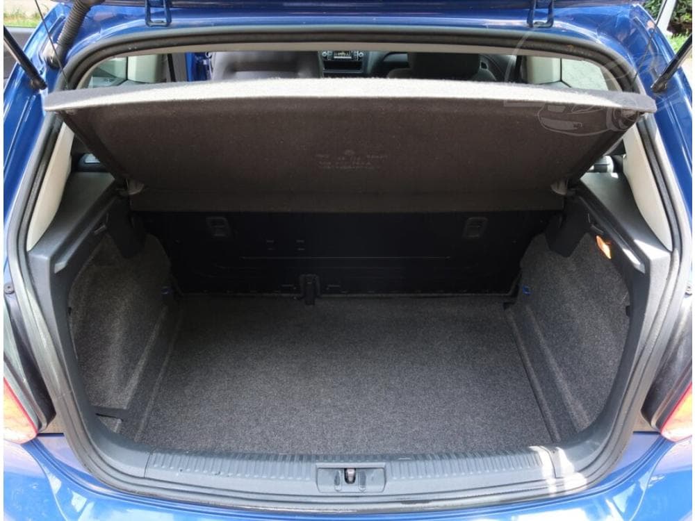2013 Volkswagen POLO - 13