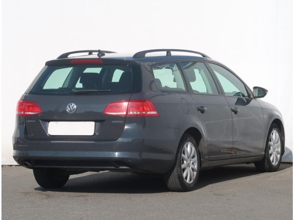 2012 Volkswagen PASSAT - 5