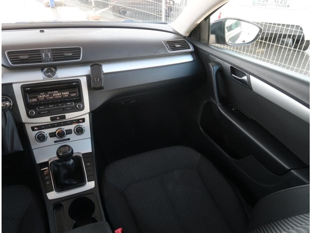 2012 Volkswagen PASSAT - 8