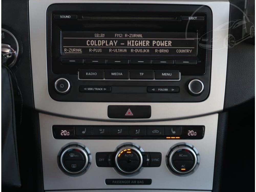 2012 Volkswagen PASSAT - 12