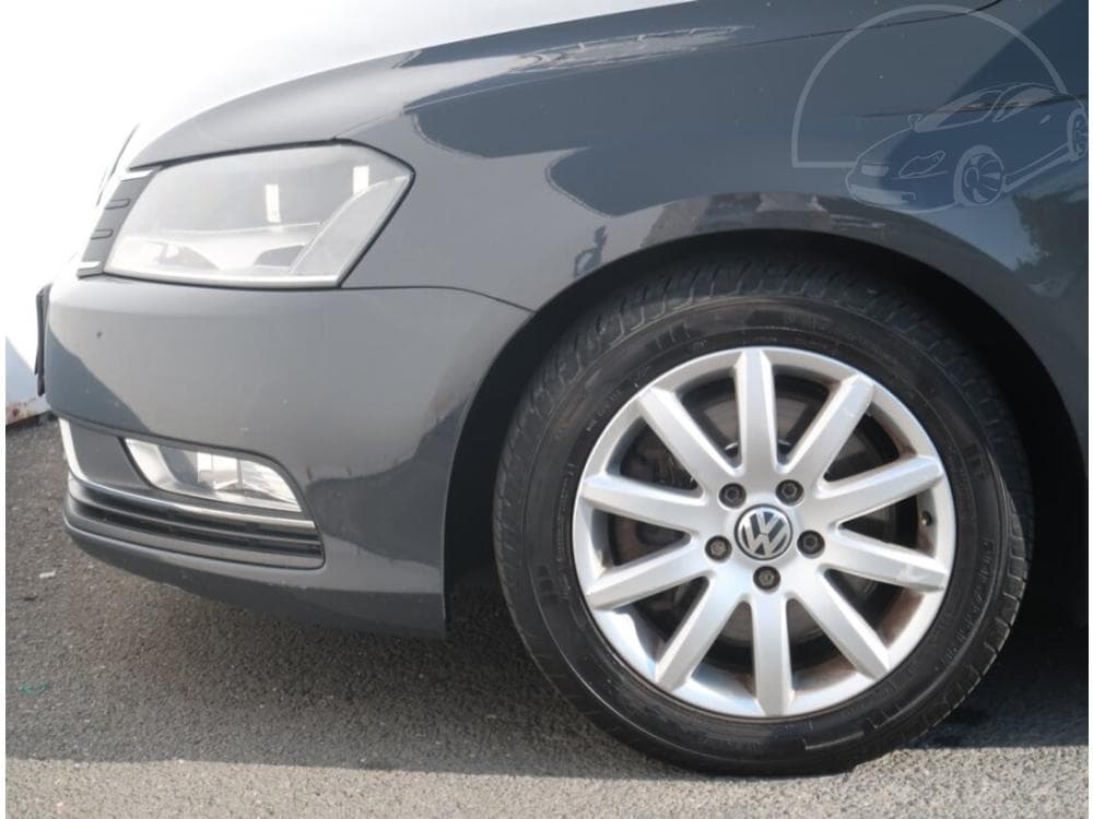2012 Volkswagen PASSAT - 14