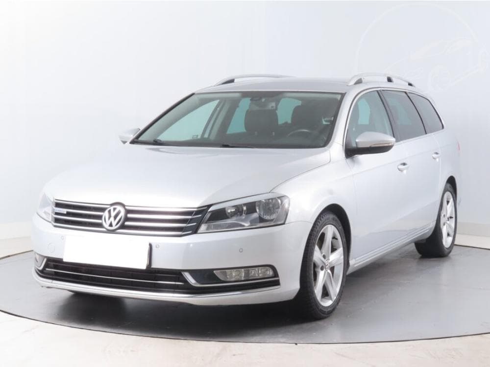 2011 Volkswagen PASSAT - 2