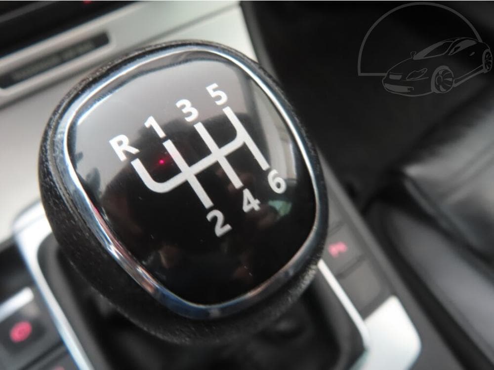 2011 Volkswagen PASSAT - 12