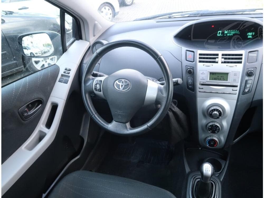 2008 Toyota YARIS - 7