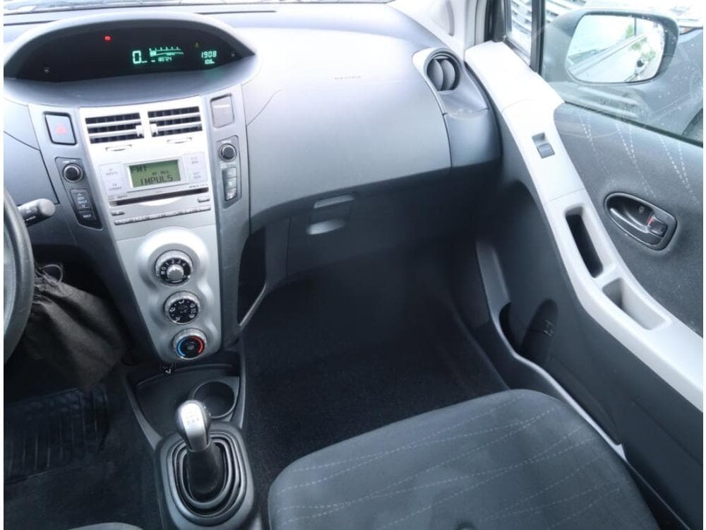 2008 Toyota YARIS - 8