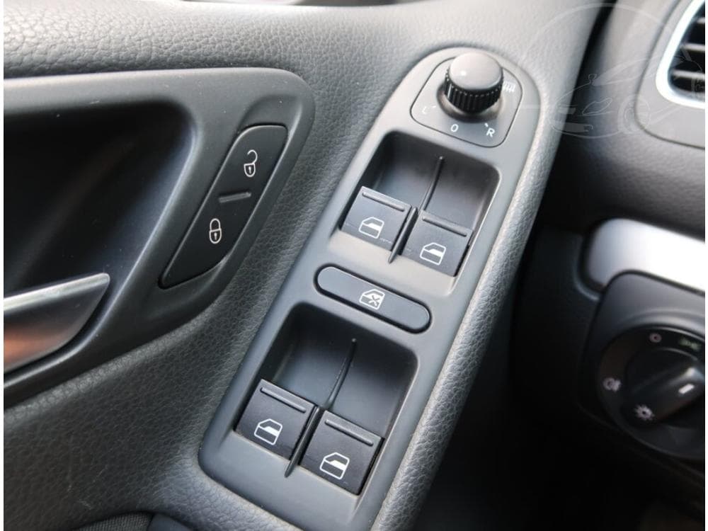 2009 Volkswagen GOLF - 15